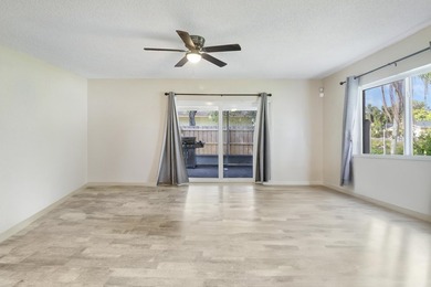 Welcome to 98 Pintail Court, a beautifully maintained CBS pool - photo 10