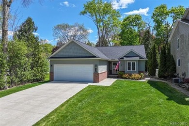 Welcome to this beautifully crafted 2019 custom-built home with - photo 1