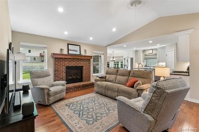 Welcome to this beautifully crafted 2019 custom-built home with - photo 5