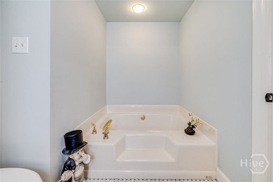 Welcome to this spacious 4-bedroom, 3.5-bath home tucked away on - photo 33