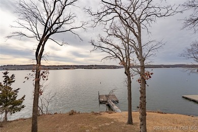 Front-row main channel views, multiple boat slips, and turnkey - photo 47
