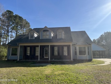 Lake Home For Sale in Rocky Point, North Carolina