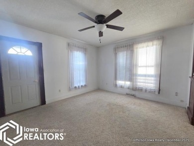 Cozy 2- bedroom home priced to sell and ready for its next