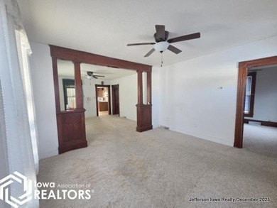 Cozy 2- bedroom home priced to sell and ready for its next