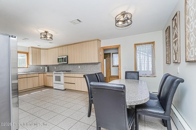 Open House 6/20 & 6/21 12-2pm. Located in the heart of Dongan - photo 13