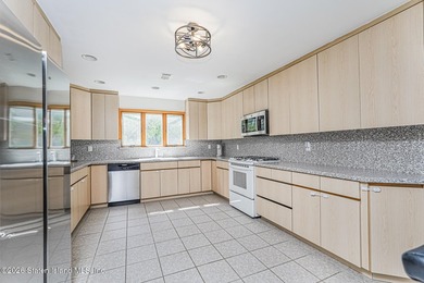 Open House 6/20 & 6/21 12-2pm. Located in the heart of Dongan - photo 15