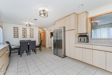 Open House 6/20 & 6/21 12-2pm. Located in the heart of Dongan - photo 16