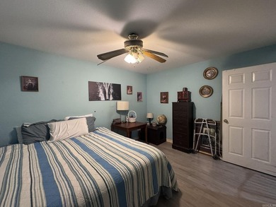 Beautiful home with a location that can't be beat! Conveniently - photo 18