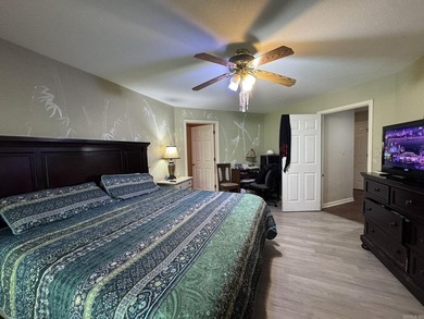 Beautiful home with a location that can't be beat! Conveniently - photo 19