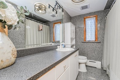 Open House 6/20 & 6/21 12-2pm. Located in the heart of Dongan - photo 21
