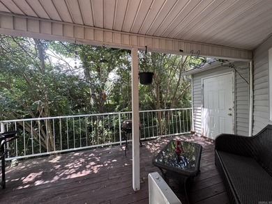 Beautiful home with a location that can't be beat! Conveniently - photo 23