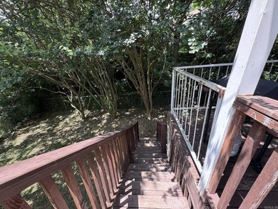 Beautiful home with a location that can't be beat! Conveniently - photo 25