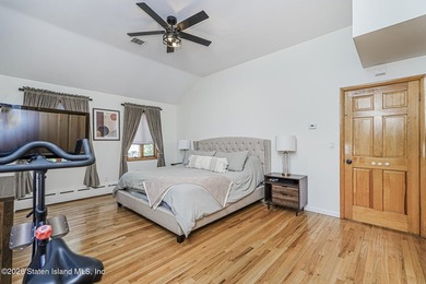 Open House 6/20 & 6/21 12-2pm. Located in the heart of Dongan - photo 27