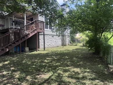 Beautiful home with a location that can't be beat! Conveniently - photo 28