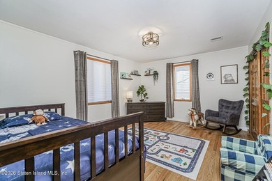 Open House 6/20 & 6/21 12-2pm. Located in the heart of Dongan - photo 34