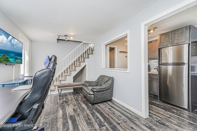 Open House 6/20 & 6/21 12-2pm. Located in the heart of Dongan - photo 47