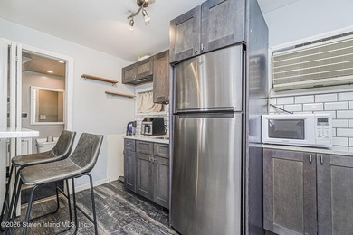 Open House 6/20 & 6/21 12-2pm. Located in the heart of Dongan - photo 48