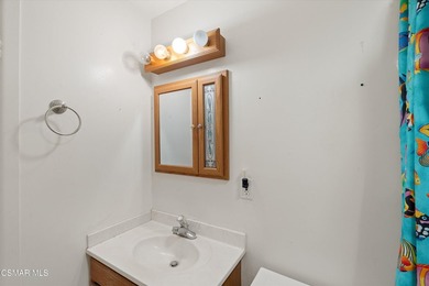 Unlock the possibilities with this rare duplex-zoned property in - photo 49