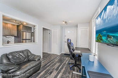 Open House 6/20 & 6/21 12-2pm. Located in the heart of Dongan - photo 49