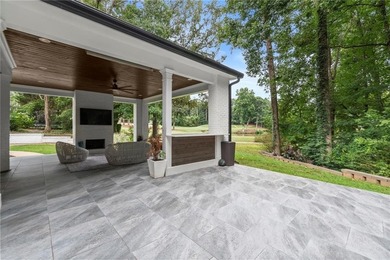 Discover this beautifully renovated custom estate, perfectly - photo 38