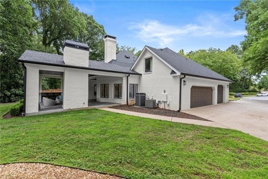 Discover this beautifully renovated custom estate, perfectly - photo 42