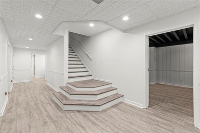 Discover this beautifully renovated custom estate, perfectly - photo 47