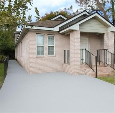 Lake Pontchartrain Home For Sale in New Orleans Louisiana