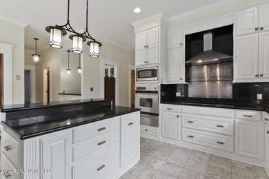 A timeless Southern estate where classic architecture meets - photo 28