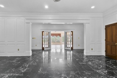 A timeless Southern estate where classic architecture meets - photo 34