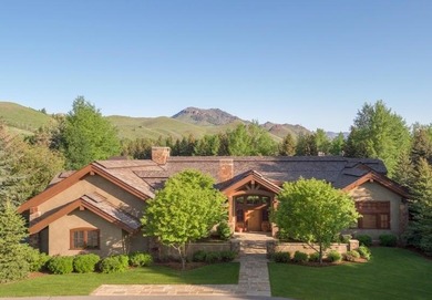 Exquisite .88 acre estate situated in the prestigious Northwoods - photo 1