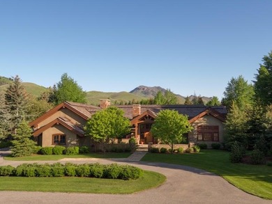Exquisite .88 acre estate situated in the prestigious Northwoods - photo 3