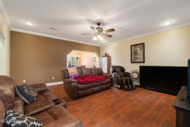 Charming 3-bedroom, 2-bath home situated on a spacious 0.82-acre - photo 7