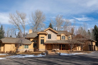 Beautiful home in 1.29 acres! Quiet, private location at end of - photo 2