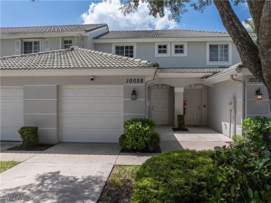Lake Townhome/Townhouse For Sale in Fort Myers, Florida