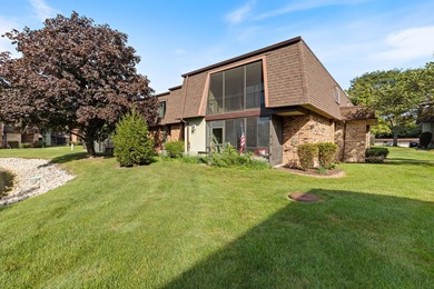 Lake Home For Sale in Palos Hills, Illinois