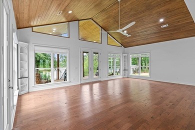 Luxury lakefront living in the highly sought-after Headland - photo 11