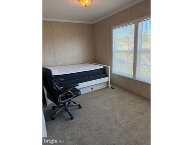 Enjoy coastal living in this well-maintained 3-bedroom, 2-bath - photo 11