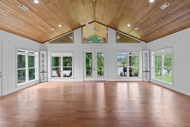 Luxury lakefront living in the highly sought-after Headland - photo 12