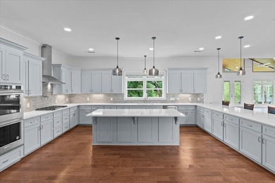 Luxury lakefront living in the highly sought-after Headland - photo 17