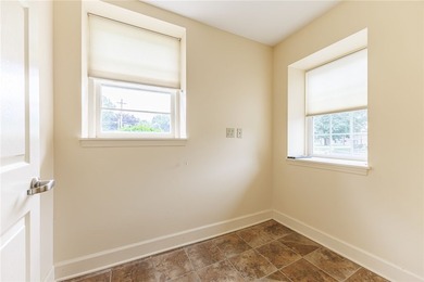 Welcome to this spacious and versatile 2,262 sq. ft. Cape Cod - photo 18