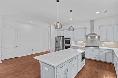 Luxury lakefront living in the highly sought-after Headland - photo 18