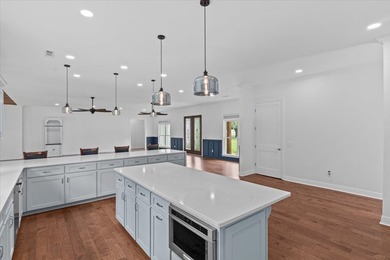 Luxury lakefront living in the highly sought-after Headland - photo 19