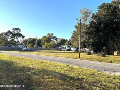 Opportunity knocks! This home is ready for a complete renovation - photo 21