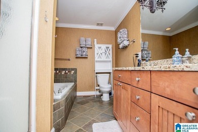 This one level lake front home offers 3 bedrooms and 2 full - photo 22