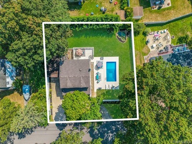 Beautiful West Islip Colonial on a huge double lot with - photo 27