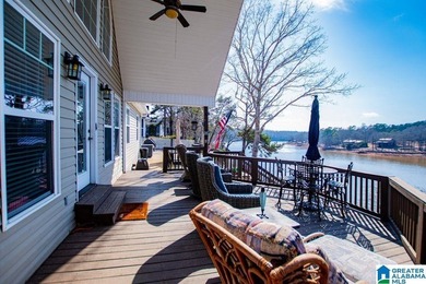 This one level lake front home offers 3 bedrooms and 2 full - photo 32