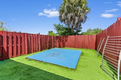 Welcome to The Hamptons! This charming 2-story home offers 3 - photo 2