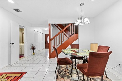 Welcome to The Hamptons! This charming 2-story home offers 3 - photo 6