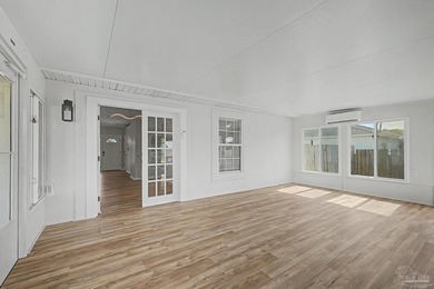 Stunning, fully remodeled 3-bedroom, 2-bath split-floorplan home - photo 31