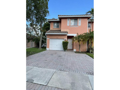 Rare opportunity to rent a spacious 4-bedroom, 2.5-bathroom - photo 2